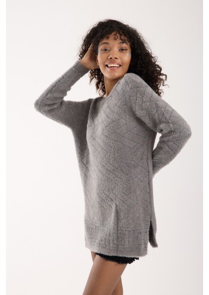 Kadın Gri Simli Sakal Iplik Yan Yırtmaçlı Bisiklet Yaka Triko Kazak fiyatları