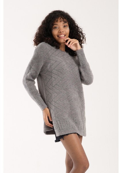 Kadın Gri Simli Sakal Iplik Yan Yırtmaçlı Bisiklet Yaka Triko Kazak modelleri