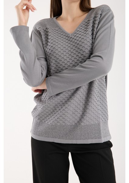 Kadın Gri Viskon Kumaş V Yaka Simli Triko Bluz fiyatları
