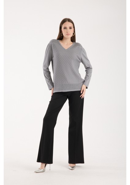 Kadın Gri Viskon Kumaş V Yaka Simli Triko Bluz