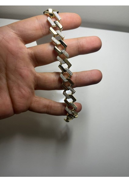 Kalın Form Zirkon Taş Detaylı Gold Kaplama Kadın Bileklik – Işıltılı ve Şık Tasarım fiyatları