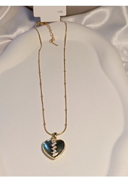 Taş Detaylı Kalp Figürlü Çelik Kolye