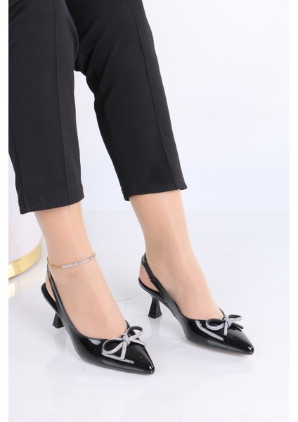 Sivri Burun Siyah Rugan Topuklu Ayakkabı – Işıltılı Kurdele Detaylı modelleri