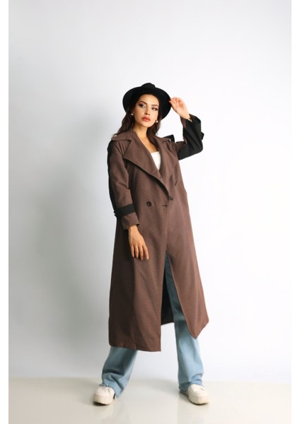 Şık Taş Rengi Düğmeli Trençkot – Rahat ve Modern Kesim