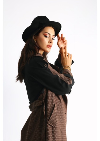 Şık Taş Rengi Düğmeli Trençkot – Rahat ve Modern Kesim fırsatları