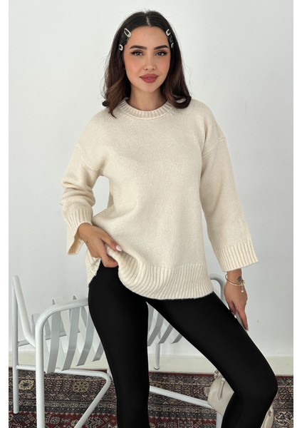 Kadın Oversize Triko Kazak – Rahat & Şehirli Stil