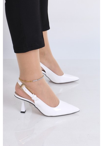 Sivri Burun Beyaz Rugan Topuklu Ayakkabı – Klasik ve Şık Tasarım fırsatları