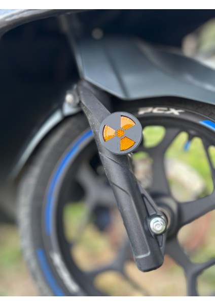 Kırmızı Papağan Anahtarlık – Örgü Desenli Sert ve Ağır Figür | Tropik Dekoratif Aksesuar modelleri