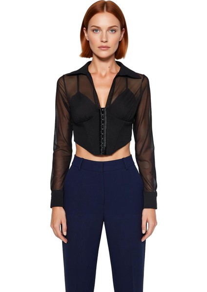 Kadın Için Agraflı Korse Detaylı Şeffaf Kollu Crop Gömlek Modern ve Çekici Bir Görünüm Şık
