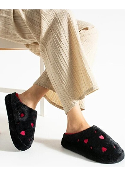 Kadın Peluş Kalpli Ev Terliği Misafir Terliği Bohça Terliği modelleri