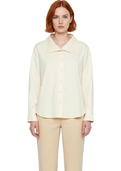 Kadın Oversize Çizgili Gömlek Yüksek Yaka Detayı ve Düşük Omuz Kesimi Ile Şıklık Dayanıklı