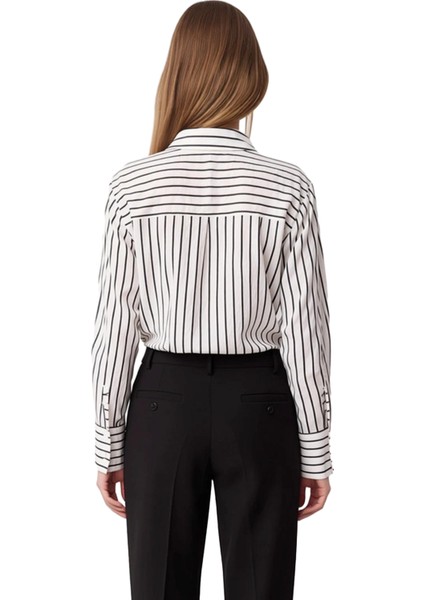 Kadın Çizgili Oversize Gömlek Katmanlı Detaylar ile Şık ve Çağdaş Bir Seçim Sunar Kaliteli indirimleri