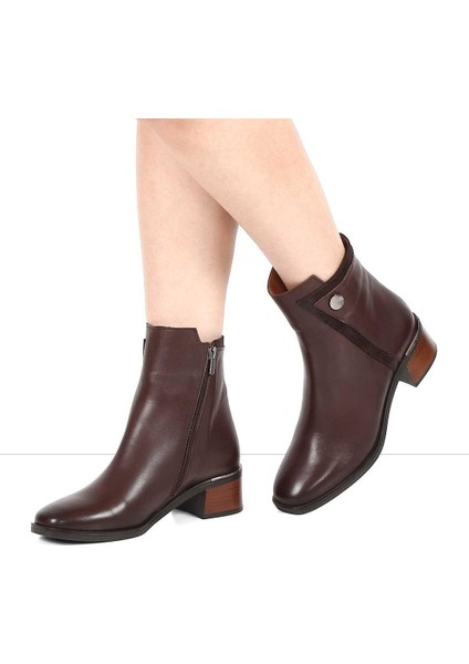 Kadın Kahverengi Fermuarlı Kalın Topuklu Deri Bot