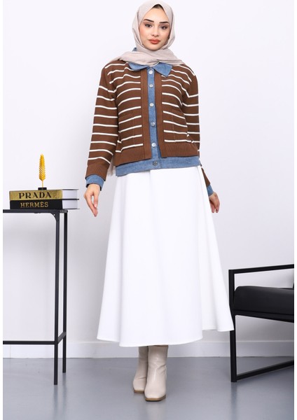 Kahverengi Düğmeli Kot Detaylı Triko Hırka fiyatları