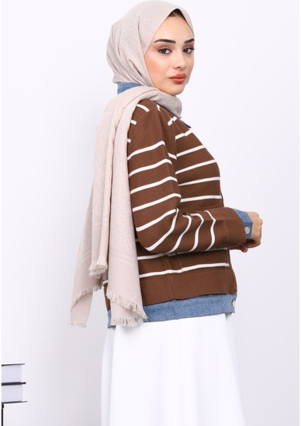 Kahverengi Düğmeli Kot Detaylı Triko Hırka fırsatları