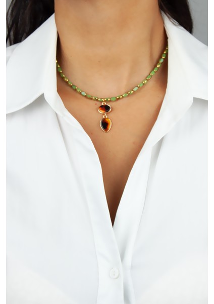 Sedef Uçlu Yeşil Kadın Kolye