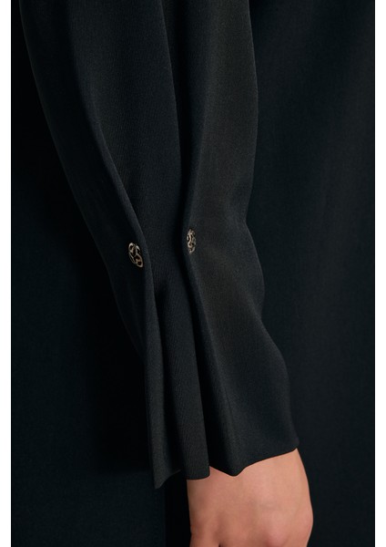 Kol Ucu Metal Koza Logo ve Pili Detaylı Tunik indirimleri