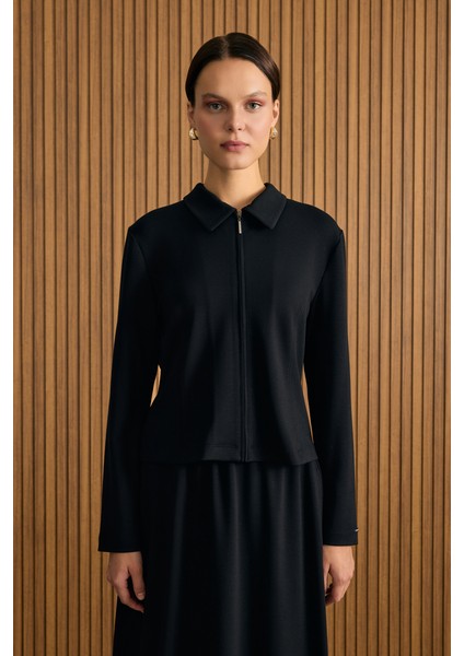 Önden Fermuarlı Kısa Örme Ceket