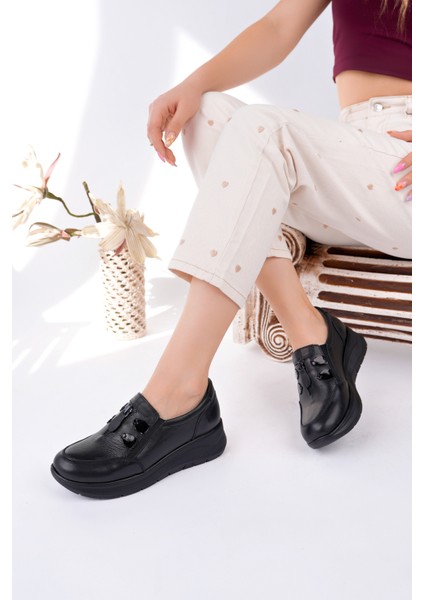 Kadın Hakiki Deri Siyah Anatomik Taban Rahat Ayakkabı