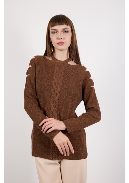 Kadın Kahve Omuzları Kesik Detaylı Reglan Kollu Simli Triko Kazak