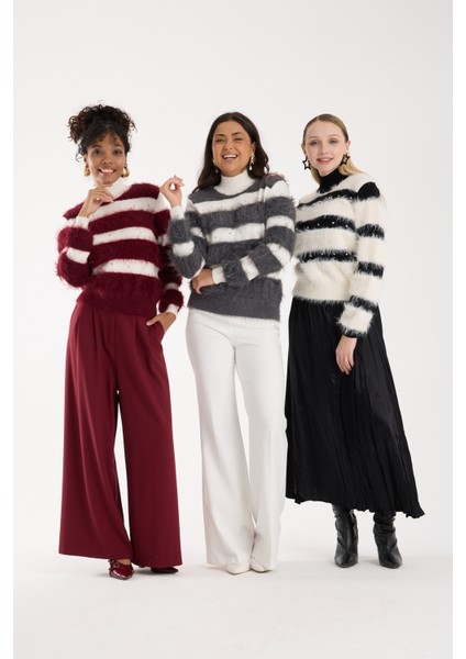 Kadın Füme Sakal Iplik Taş Detaylı Yarım Balıkçı Yaka Triko Kazak