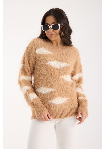 Kadın Bej Sakal Iplik Taş ve Inci Detaylı Bisiklet Yaka Triko Kazak