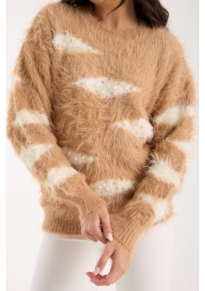 Kadın Bej Sakal Iplik Taş ve Inci Detaylı Bisiklet Yaka Triko Kazak modelleri