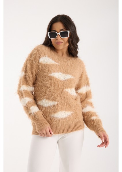 Kadın Bej Sakal Iplik Taş ve Inci Detaylı Bisiklet Yaka Triko Kazak fırsatları