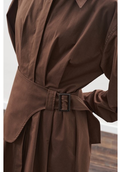 Kemer Detaylı Pileli Elbise Kahverengi