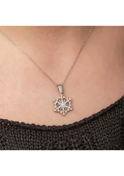 Gümüş Kar Tanesi Kadın Kolye fırsatları