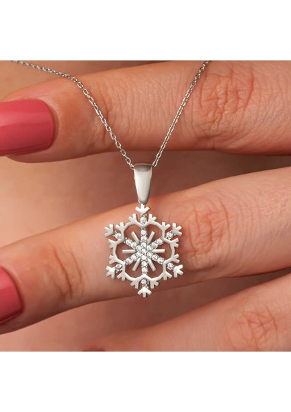 Gümüş Kar Tanesi Kadın Kolye