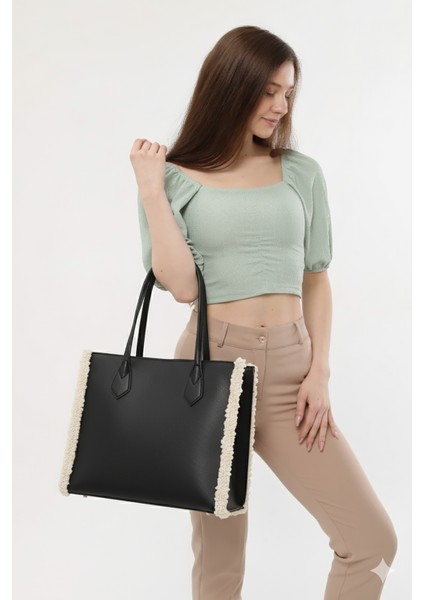 Siyah Polar Detaylı Geniş Omuz Çantası