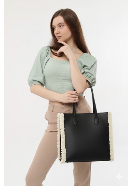 Siyah Polar Detaylı Geniş Omuz Çantası