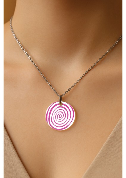 Şeffaf Sert Akrilik Kolye Ucu ve Üzeri Zincirli Desenli Kolye Ment