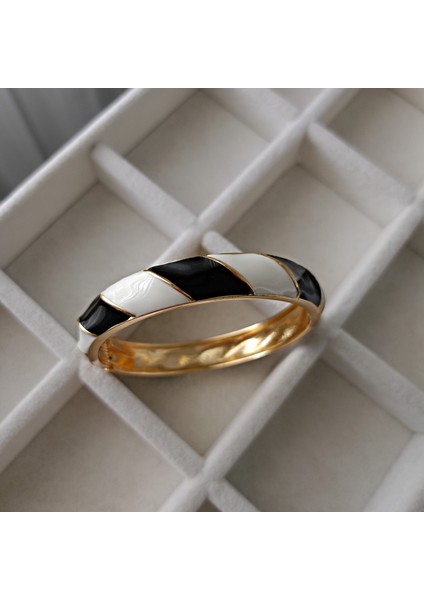 Gold Kaplama Mineli Siyah Beyaz Çapraz Desenli Kelepçe Vintage Kadın Bileklik