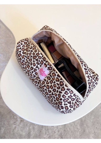 Büyük Boy Makyaj Çantası Oval Leopar Desen ile Şık ve Fonksiyonel Kullanım fiyatları
