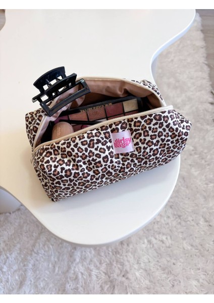 Büyük Boy Makyaj Çantası Oval Leopar Desen ile Şık ve Fonksiyonel Kullanım fırsatları