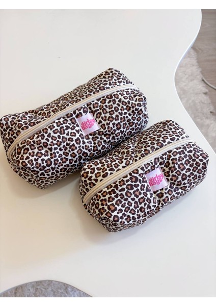 Büyük Boy Makyaj Çantası Oval Leopar Desen ile Şık ve Fonksiyonel Kullanım