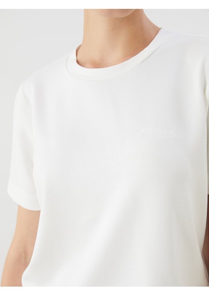 Yeni Sezon Bisiklet Yaka Nakışlı Kadın Tişört modelleri