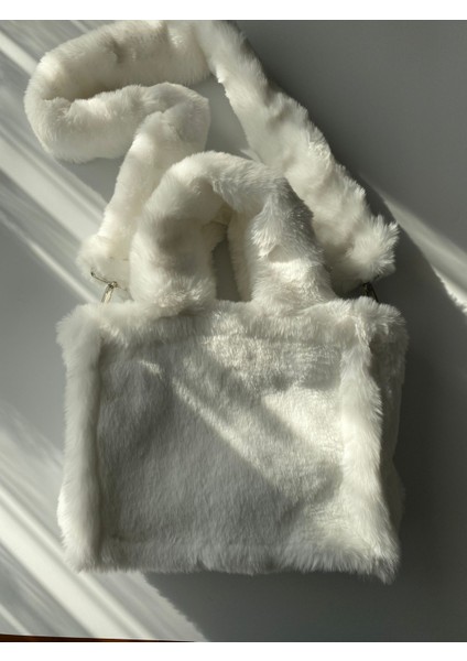 Soft Fluffy Bag / White Uzun Saplı Peluş Çanta / Cross Body En : 24 Boy : 18 fırsatları