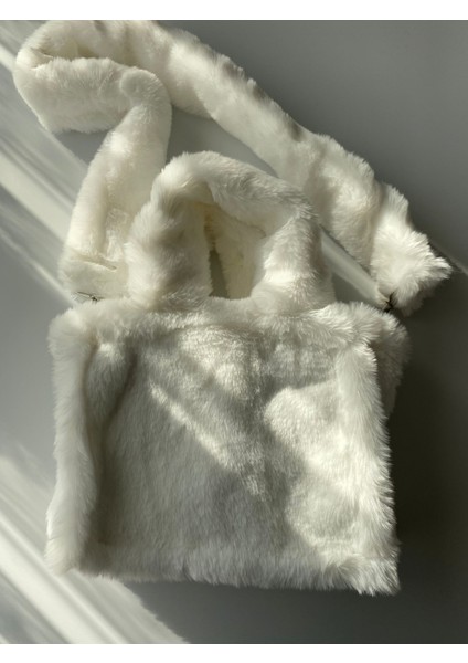Soft Fluffy Bag / White Uzun Saplı Peluş Çanta / Cross Body En : 24 Boy : 18 indirimleri
