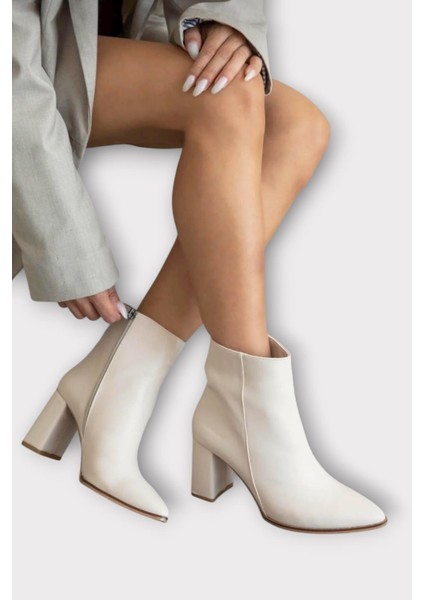 Kalın Topuk Sivri Burun Fermuarlı Kadın Bot Bej modelleri