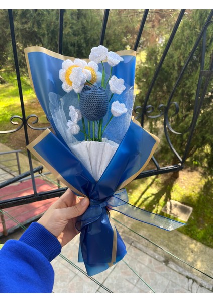 Örgü Mavi Lale Papatya Buketi,lale Çiçeği,solmayan Çiçek,anneye,sevgiliye,arkadaşa,öğretmene Hediye fiyatları