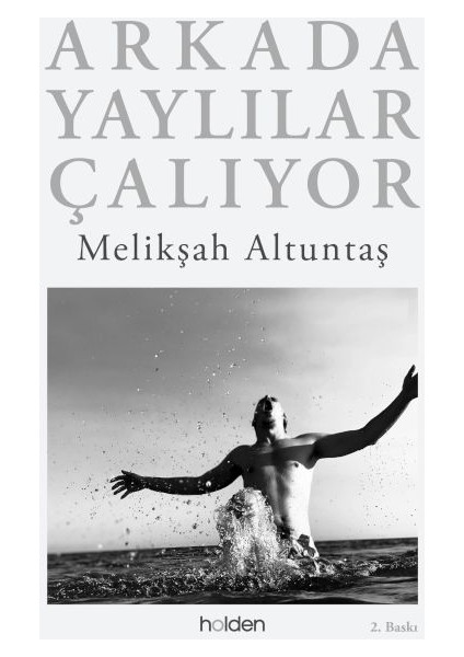 Arkada Yaylılar Çalıyor