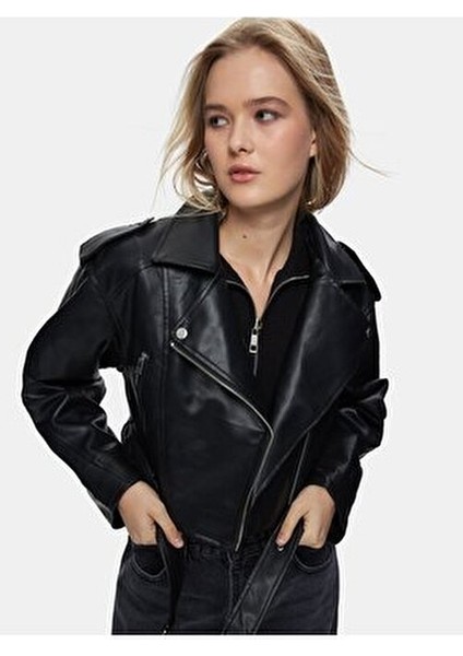 Kadın Soluk Efektli Küba Yaka Fermuarlı Siyah Ceket indirimleri