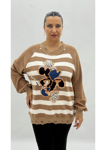 Büyük Beden Çizgi Film Figürlü Taşlı Inci Detaylı Uzun Kol Oversize Kadın Sweat modelleri
