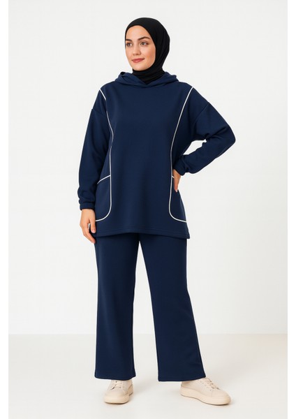 Tesettür Beyaz Biyeli Kapüşonlu Takım fırsatları