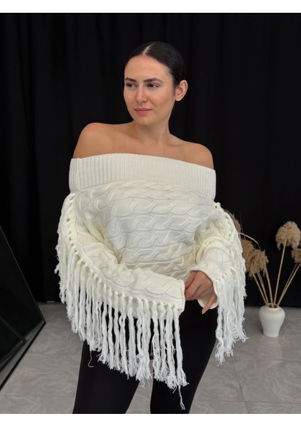 Özel Tasarım Püskülü Kayık Yaka Kazak