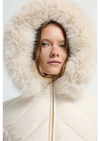 Kürk Detaylı Uzun Şişme Mont Vanilya 15245279000 fiyatları