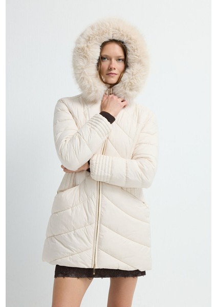 Kürk Detaylı Uzun Şişme Mont Vanilya 15245279000